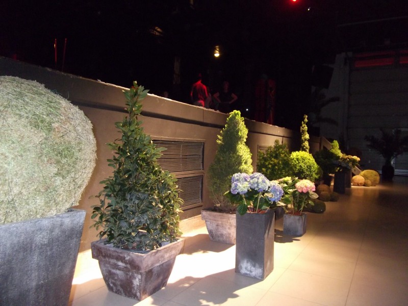 DECOR DE SCENE PODIUM BILLETERIE POUR SPECTACLE PACA VAR HERAULT APLES VAUCLUSE