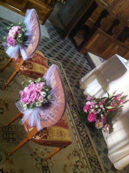 EGLISE CEREMONIE DE MARIAGE LIEU DE CULTE DECORATION AUTEL  BOUTS DE BANCS PACA VAUCLUSE VAR HERAULT