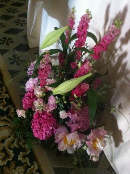 EGLISE CEREMONIE DE MARIAGE LIEU DE CULTE DECORATION AUTEL  BOUTS DE BANCS PACA VAUCLUSE VAR HERAULT