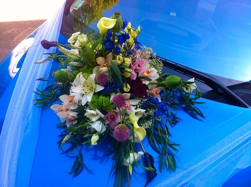 bouquet de voiture de marié vu du dessous