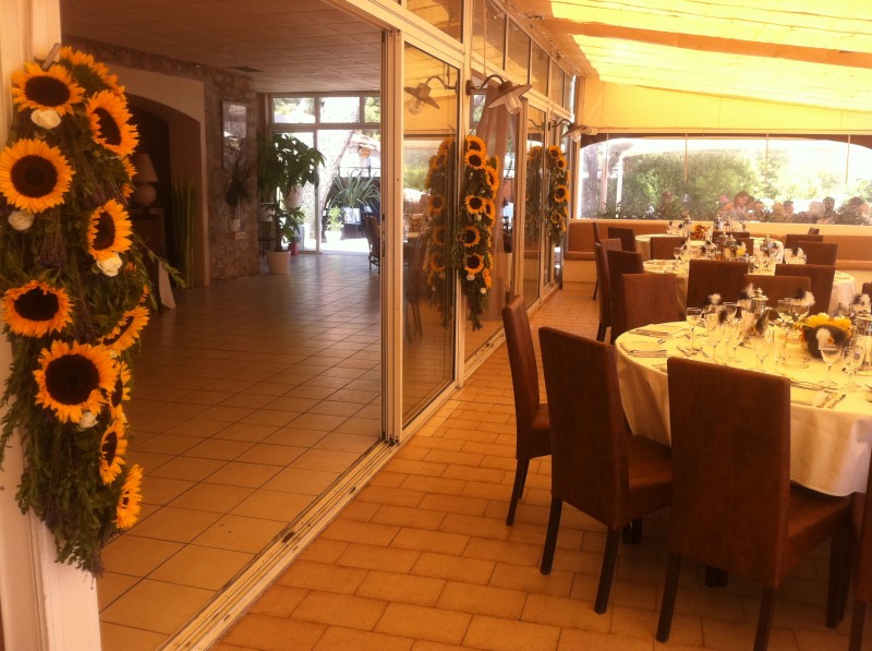 compositions florales murales de tournesols