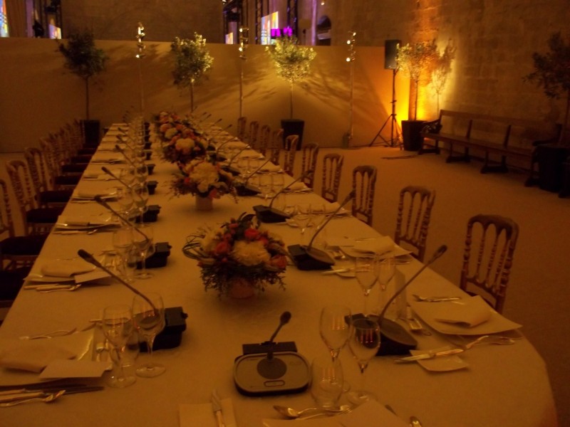 décor floral centre table événement officiel  gala d'entreprise Avignon