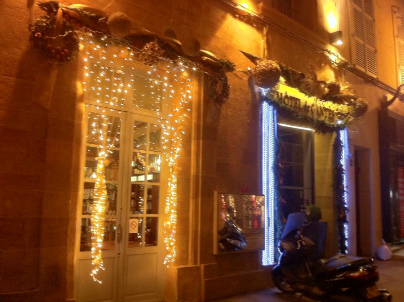 décor noel montage pour façade Aix en Provence