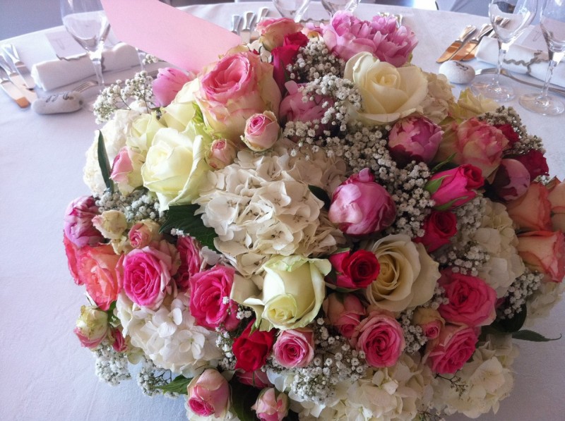 pivoine, hortensia et roses blanches pour bouquet de mariage à Carry le Rouet