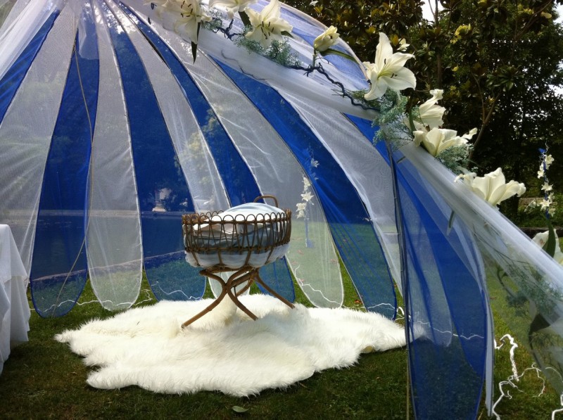 Organisation de la décoration d'un baptême en espace extérieur au Moulin de Gémenos près d'Aubagne