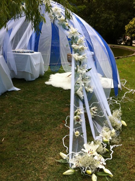 Organisation de la décoration d'un baptême en espace extérieur au Moulin de Gémenos près d'Aubagne