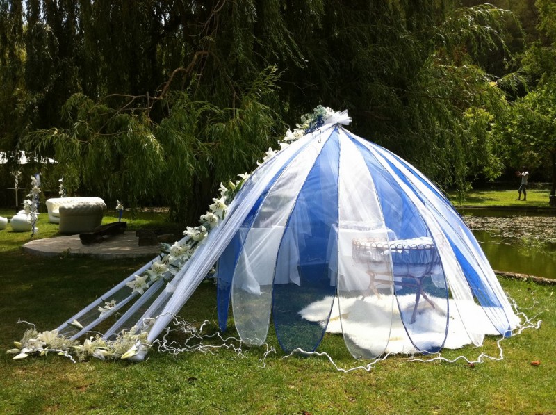 Organisation de la décoration d'un baptême en espace extérieur au Moulin de Gémenos près d'Aubagne