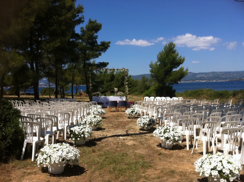 Arche nuptiale pour cérémonie de mariage, décoration florale allée nuptiale