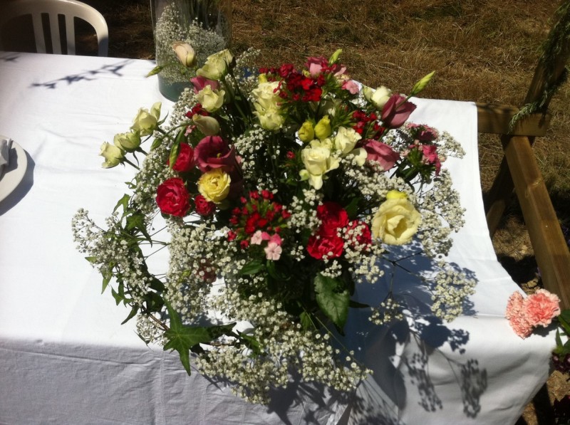 Arche nuptiale pour cérémonie de mariage, décoration florale allée nuptiale