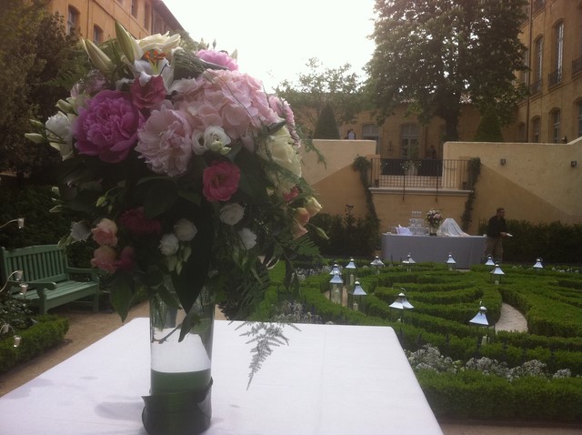 Décoration de fleurs de buffet