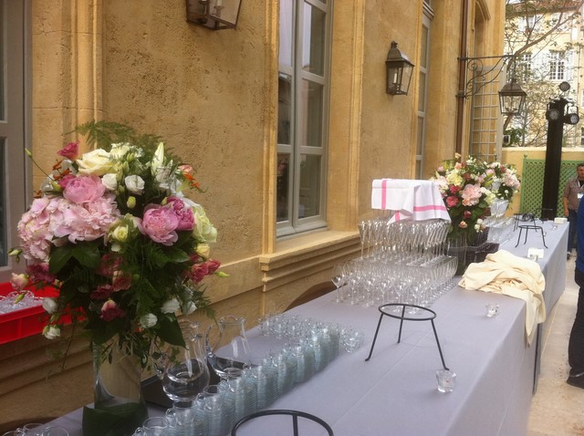 Décoration de fleurs de buffet