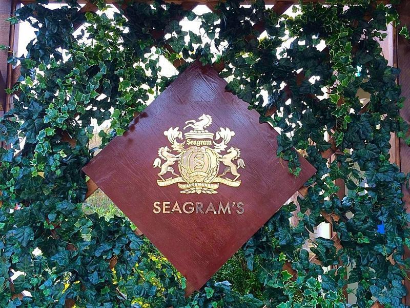 Notre zone d'activité pour ce service Location saisonnière et vente de murs végétaux pour décoration de boutiques ou de restaurants