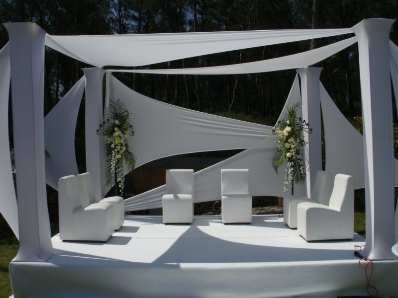 Notre zone d'activité pour ce service Fleuriste pour décoration d'église et lieu de culte pour mariage